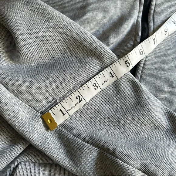 NIKE DRI-FIT Sweatshirt Women M Gray Zip Up Hooded Funnel Neck Thumb Hole - Picture 16 of 16